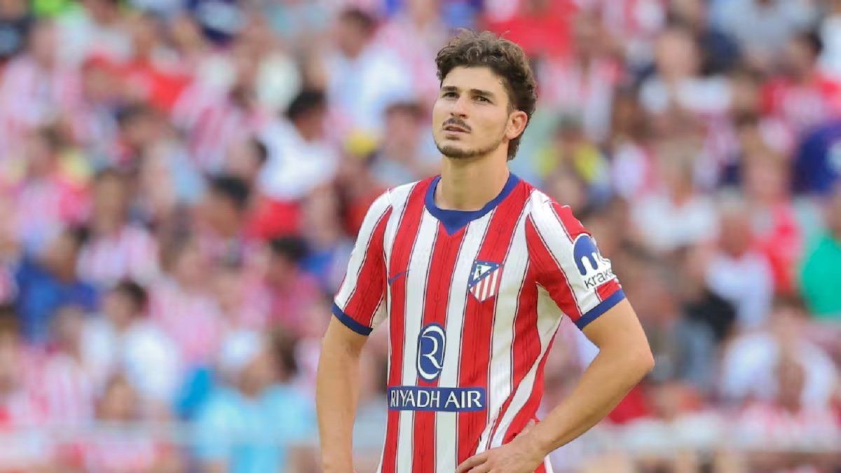 Tras caerse su pase al Barcelona, Julián Álvarez volvió a ser convocado en el Atlético de Madrid