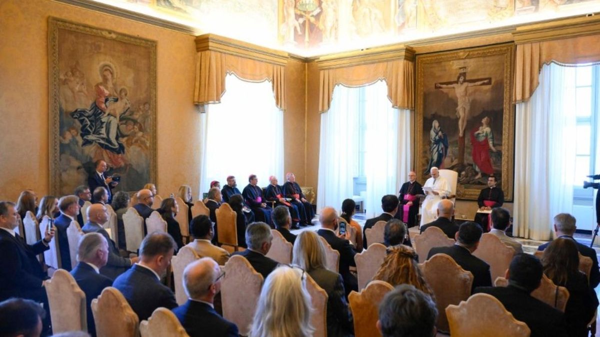 Antes de visitar la Argentina, el Papa León XIV recibió a un sindicalista cercano al Gobierno